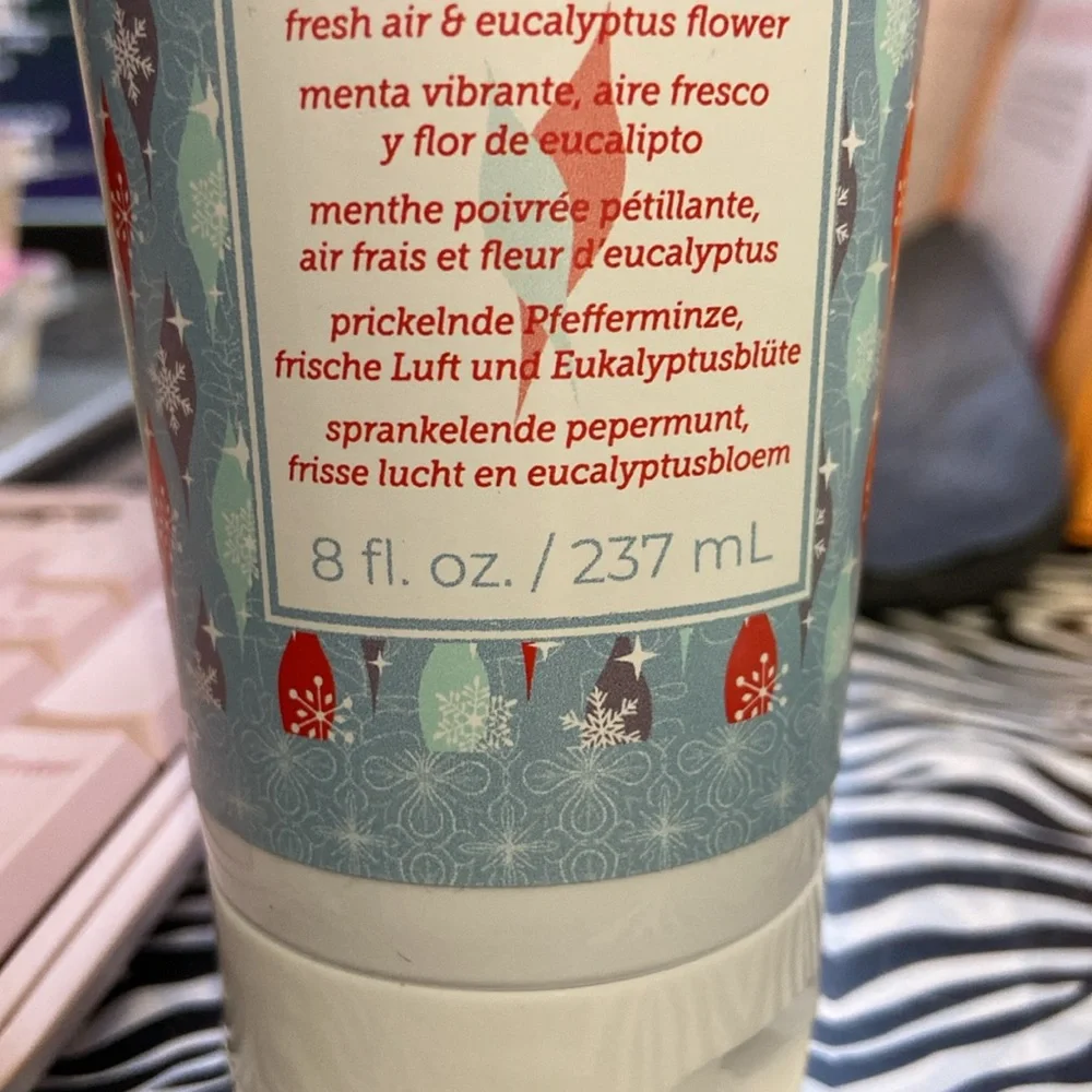 NIP - Scentsy Swirling Snowflakes